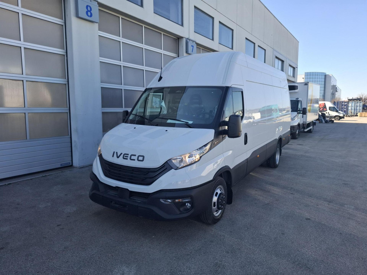 IVECO Daily 35C18H V - ميكروباص: صور 1 IVECO Daily 35C18H V - ميكروباص: صور 1