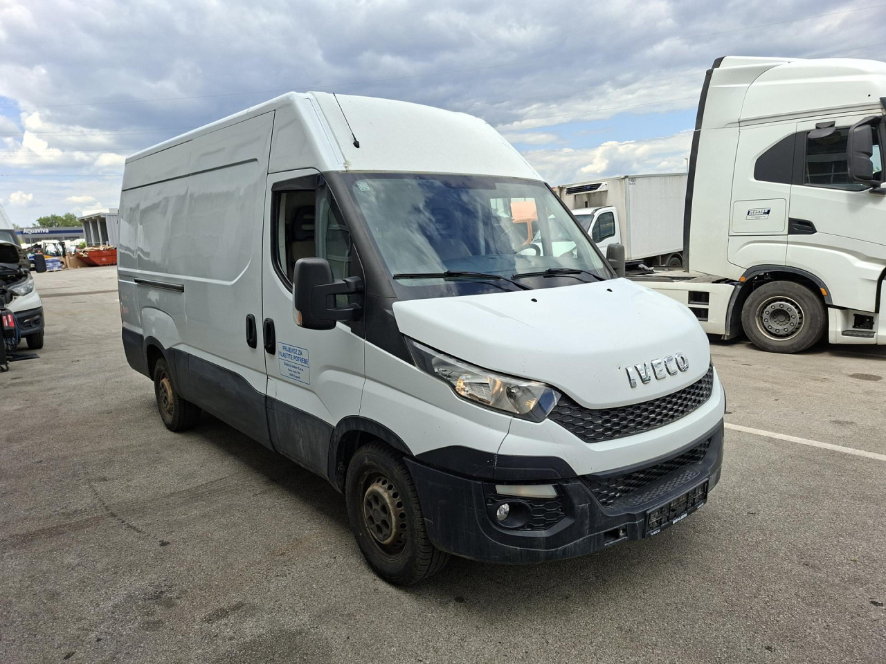 IVECO Daily 35S13V - ميكروباص: صور 2 IVECO Daily 35S13V - ميكروباص: صور 2