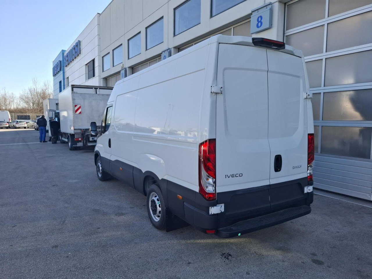 IVECO Daily 35S14V - ميكروباص: صور 3 IVECO Daily 35S14V - ميكروباص: صور 3