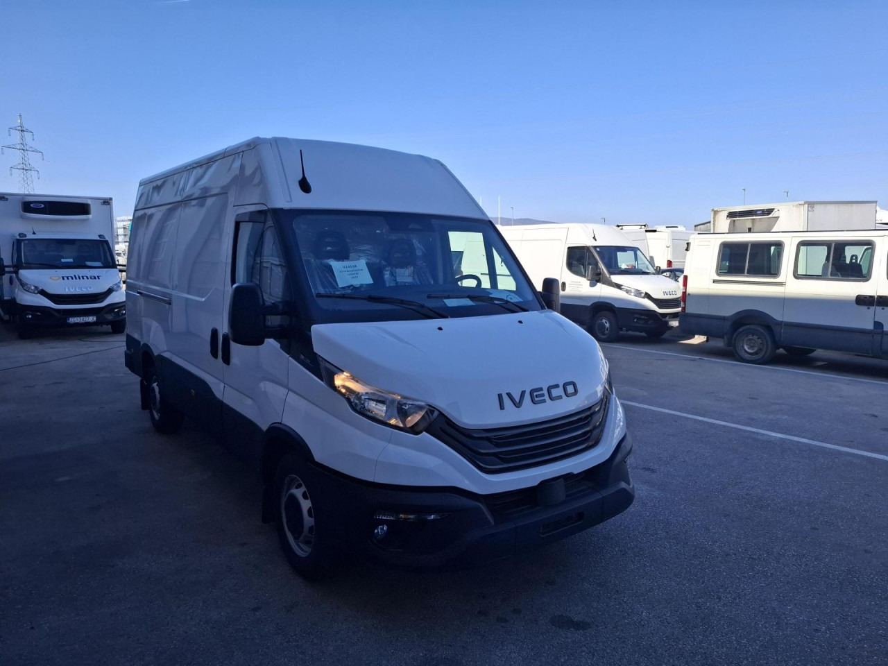 IVECO Daily 35S14V - ميكروباص: صور 2 IVECO Daily 35S14V - ميكروباص: صور 2
