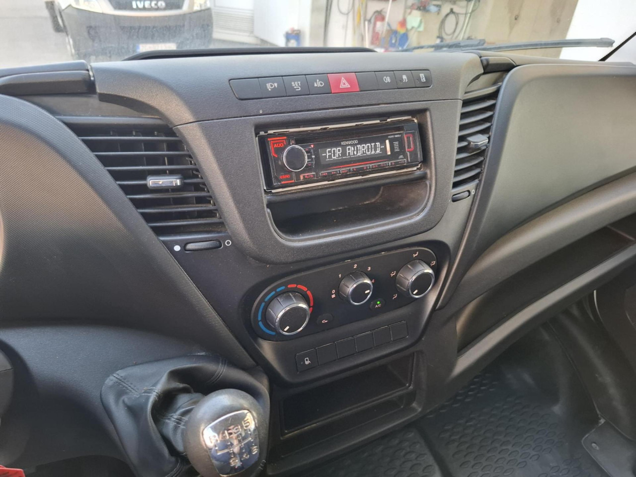 ميكروباص IVECO Daily 35S14V: صور 7