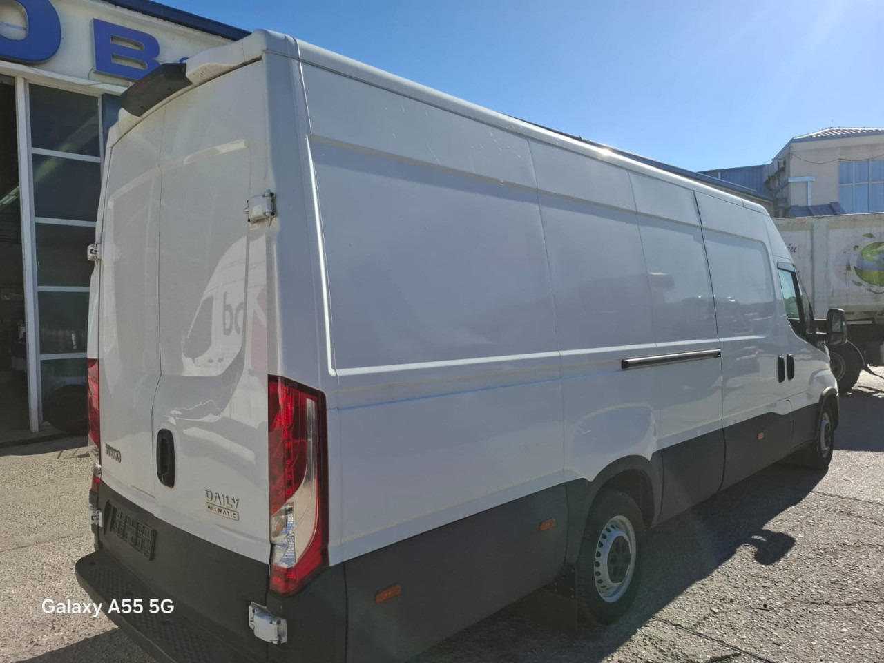 IVECO Daily 35S16V - ميكروباص: صور 4 IVECO Daily 35S16V - ميكروباص: صور 4