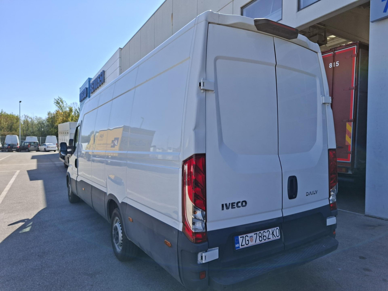 IVECO Daily 35S16V - ميكروباص: صور 3 IVECO Daily 35S16V - ميكروباص: صور 3