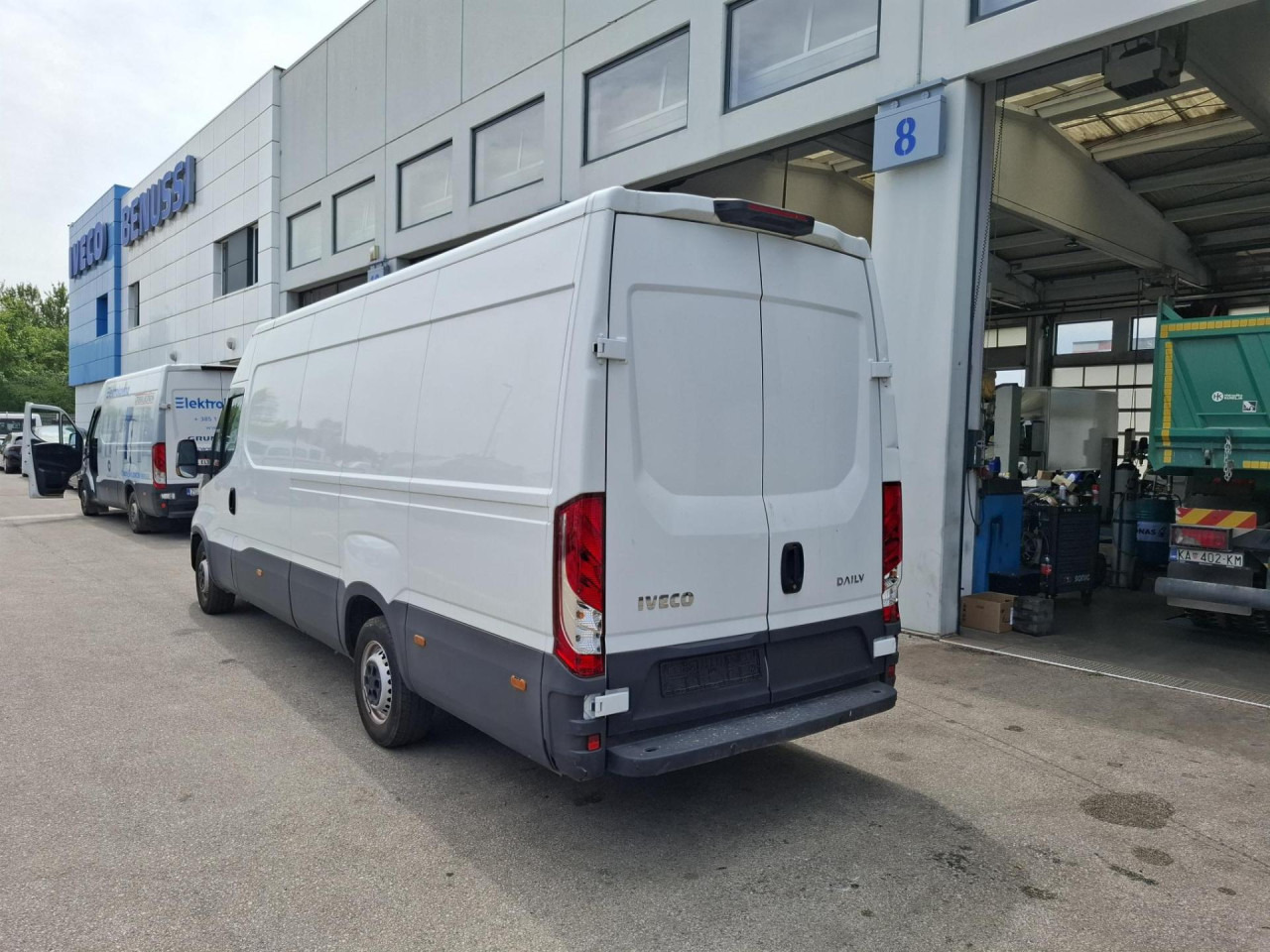 IVECO Daily 35S16V - ميكروباص: صور 3 IVECO Daily 35S16V - ميكروباص: صور 3