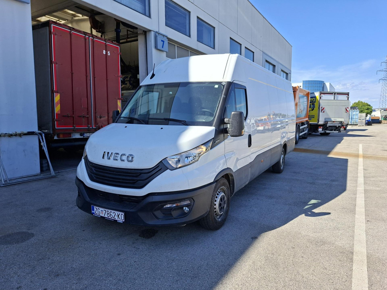 IVECO Daily 35S16V - ميكروباص: صور 2 IVECO Daily 35S16V - ميكروباص: صور 2