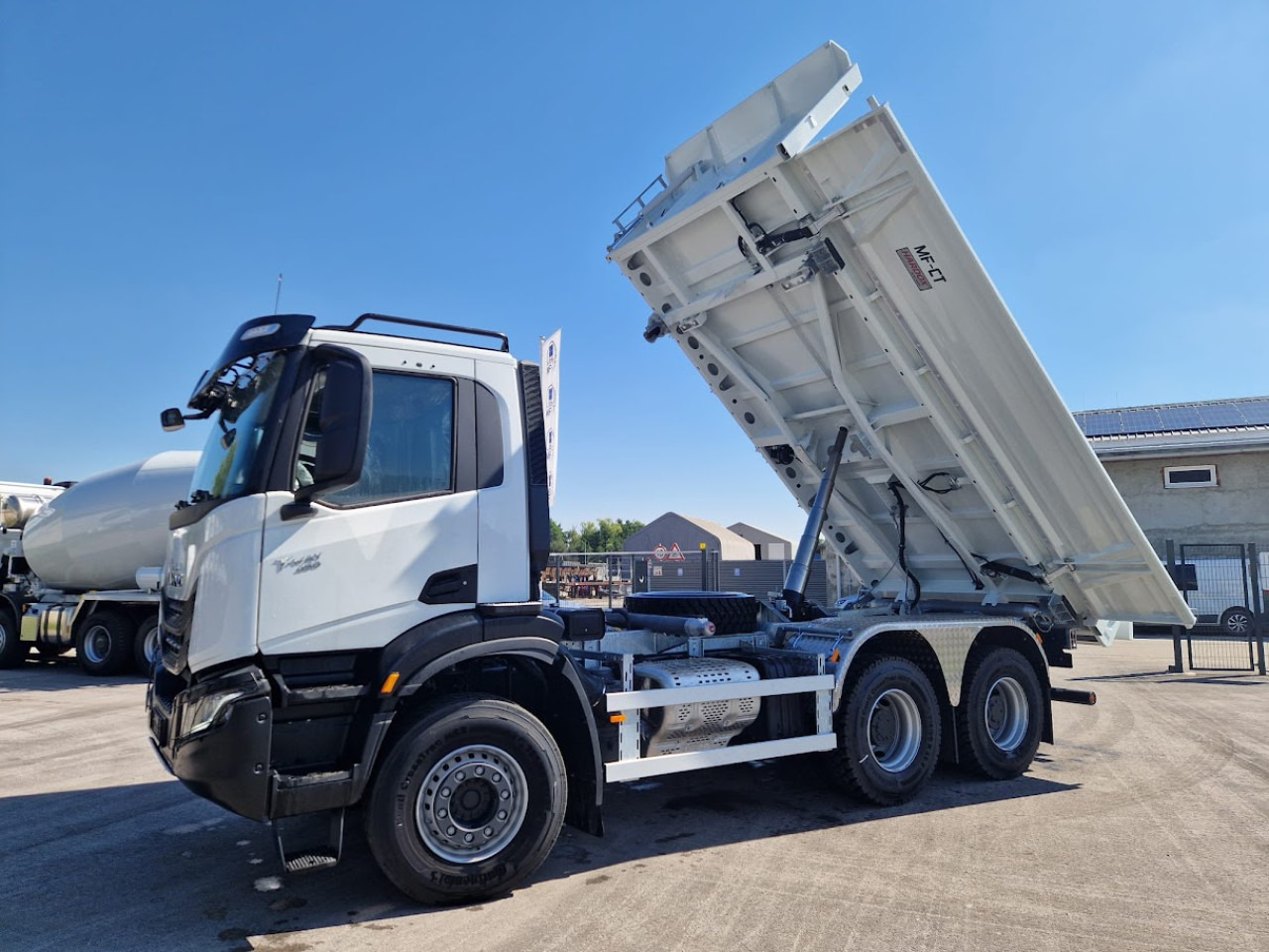 IVECO T-WAY AD380T45 - قلاب صغير: صور 3 IVECO T-WAY AD380T45 - قلاب صغير: صور 3