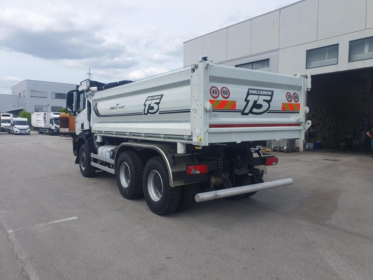 IVECO T-Way AD380T45 - قلاب صغير: صور 3 IVECO T-Way AD380T45 - قلاب صغير: صور 3
