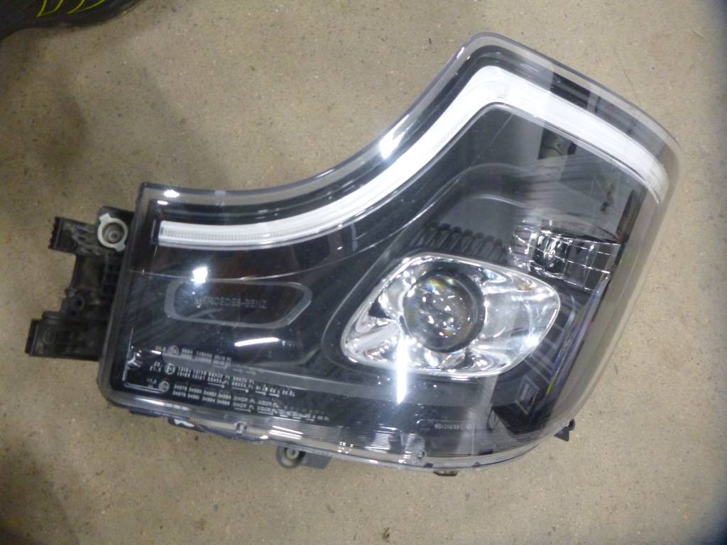 Mercedes-Benz Actros - النظام الكهربائي - شاحنة: صور 1 Mercedes-Benz Actros - النظام الكهربائي - شاحنة: صور 1