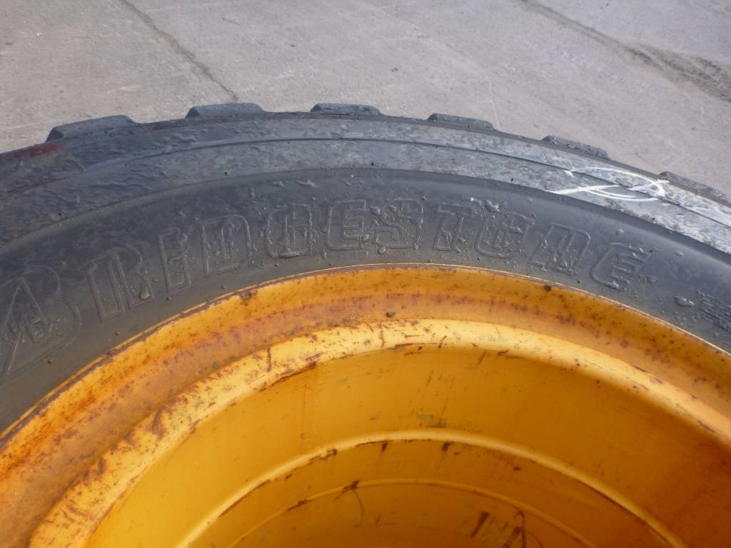 المحور و قطع الغيار - آلات البناء Volvo Hjul, Bridgestone 26.5R25 1st: صور 6 المحور و قطع الغيار - آلات البناء Volvo Hjul, Bridgestone 26.5R25 1st: صور 6