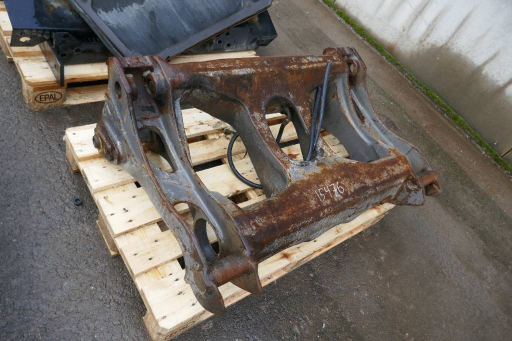 Volvo L90E Redskapsfäste - وصلة الربط للمعدات المعلقة - آلات البناء: صور 1 Volvo L90E Redskapsfäste - وصلة الربط للمعدات المعلقة - آلات البناء: صور 1