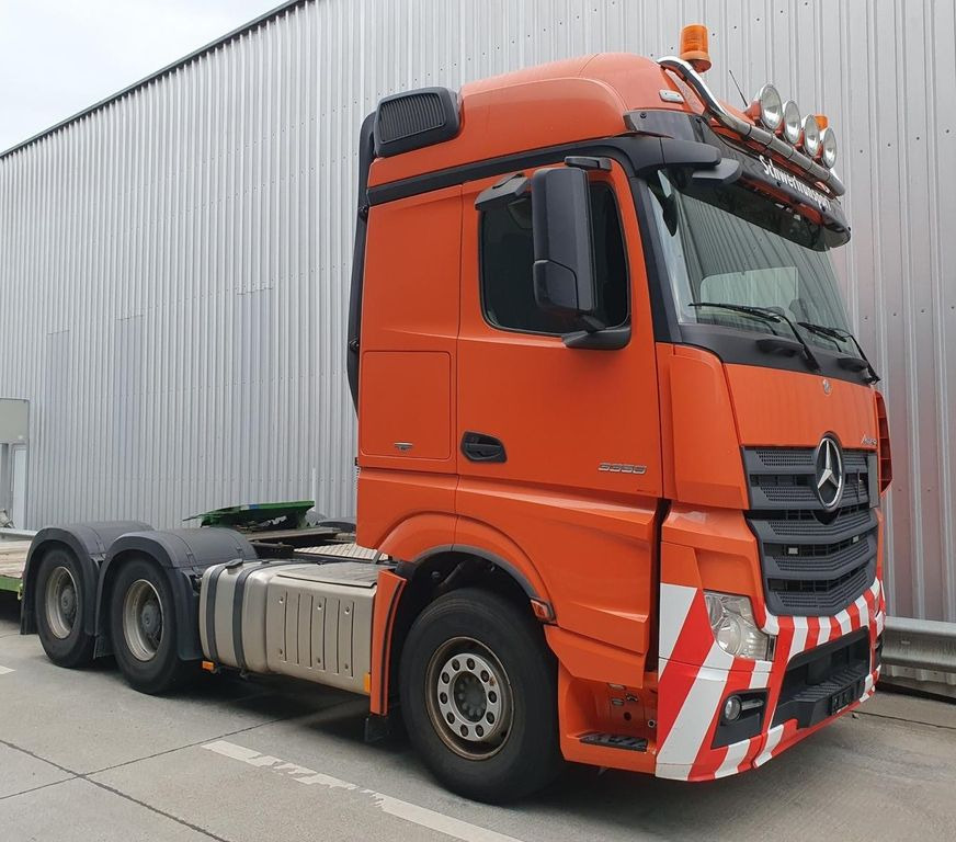 Mercedes-Benz Actros 3358 6x4, E6, 120ton, Retarder - شاحنة جرار: صور 1 Mercedes-Benz Actros 3358 6x4, E6, 120ton, Retarder - شاحنة جرار: صور 1