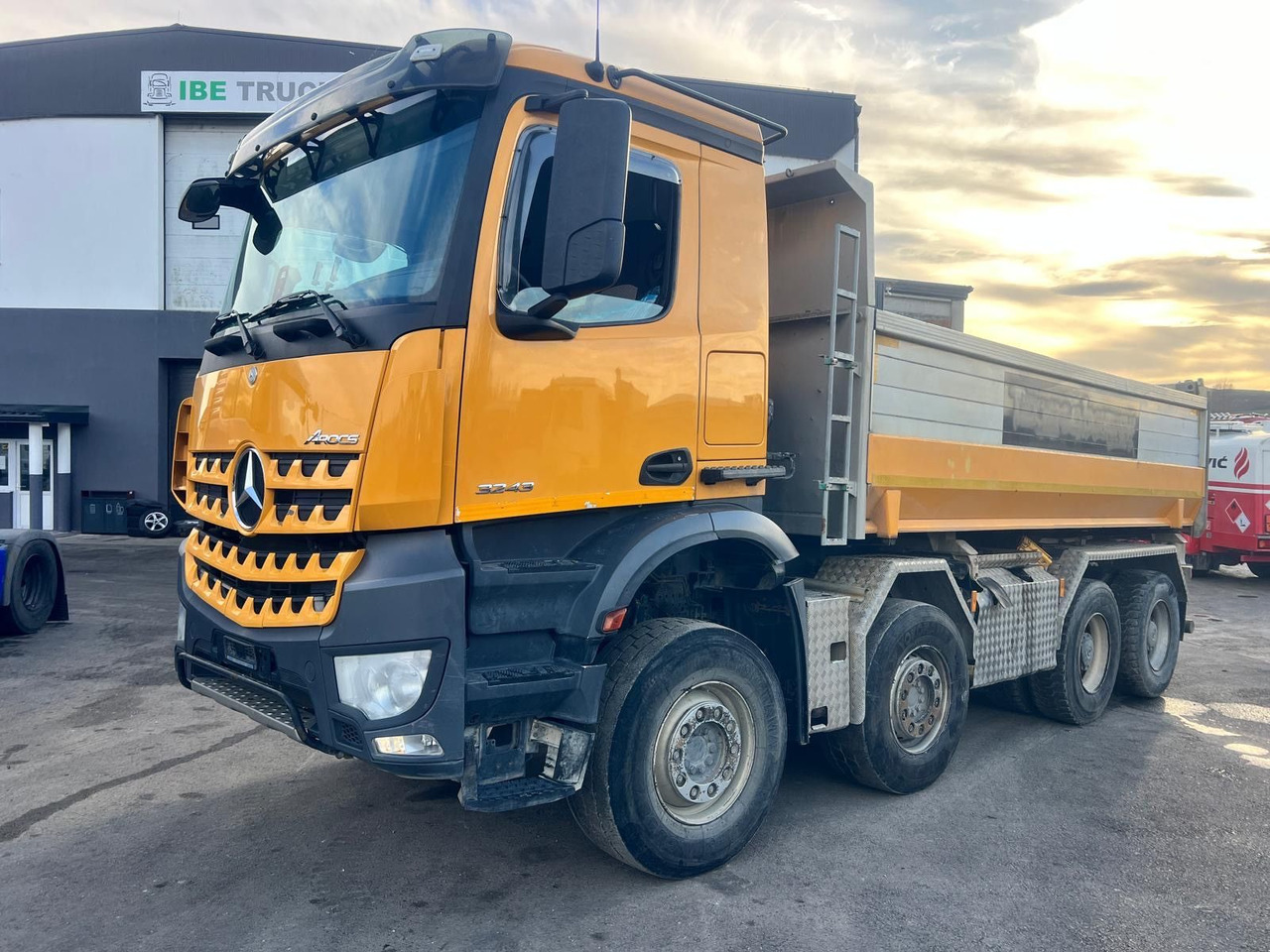 Mercedes-Benz Arocs 3243 8x4, E6, Trösch Kipper - قلابات: صور 3 Mercedes-Benz Arocs 3243 8x4, E6, Trösch Kipper - قلابات: صور 3