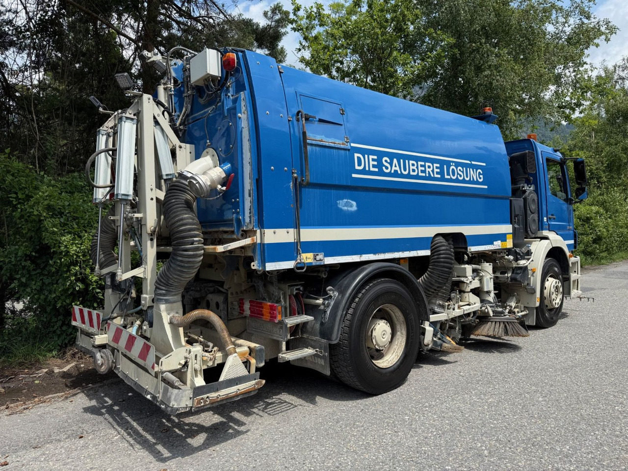 Mercedes-Benz Axor 1829 4x2, E5, EPS, RHD, Faun Kehrmaschine - سياره كنس شوارع: صور 4 Mercedes-Benz Axor 1829 4x2, E5, EPS, RHD, Faun Kehrmaschine - سياره كنس شوارع: صور 4