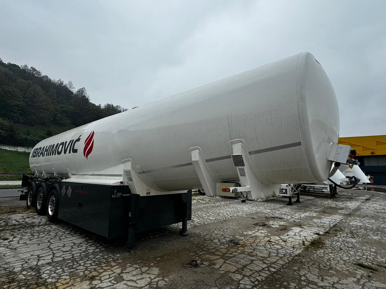 Schwarzmüller 5 Kammern, ADR, Treibstoff Fuel - نصف مقطورة صهريج: صور 1 Schwarzmüller 5 Kammern, ADR, Treibstoff Fuel - نصف مقطورة صهريج: صور 1