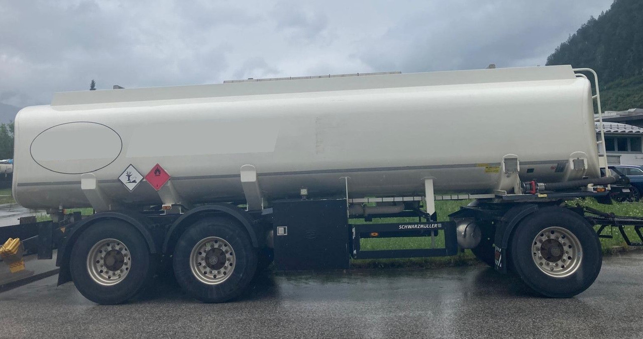 Schwarzmüller TH 3E, 3 Kammern, ADR, Benzin+Diesel, Fuel - مقطورة صهريج: صور 2 Schwarzmüller TH 3E, 3 Kammern, ADR, Benzin+Diesel, Fuel - مقطورة صهريج: صور 2