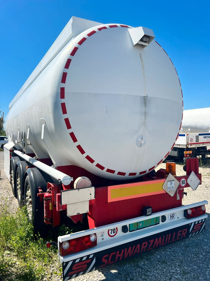 Schwarzmüller TS 3/E ADR, 6 Kammern Treibstoff Fuel - نصف مقطورة صهريج: صور 3 Schwarzmüller TS 3/E ADR, 6 Kammern Treibstoff Fuel - نصف مقطورة صهريج: صور 3