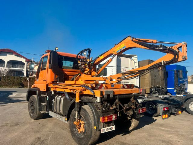 Unimog U500 4x4, Boeschungsmaehwerk Mulag - شاحنة: صور 1 Unimog U500 4x4, Boeschungsmaehwerk Mulag - شاحنة: صور 1