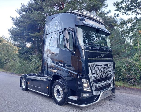 Volvo FH16-650 4x2, Euro 6, VEB, airbrush - شاحنة جرار: صور 3 Volvo FH16-650 4x2, Euro 6, VEB, airbrush - شاحنة جرار: صور 3