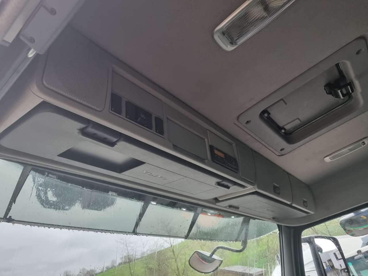 شاحنة نقل خيل Volvo FL280 4x2, E6, Wohnwagen + 2 Pferdeplaetze Volvo FL280 4x2, E6, 7.40m Chassis, Fahrgestell: صور 16