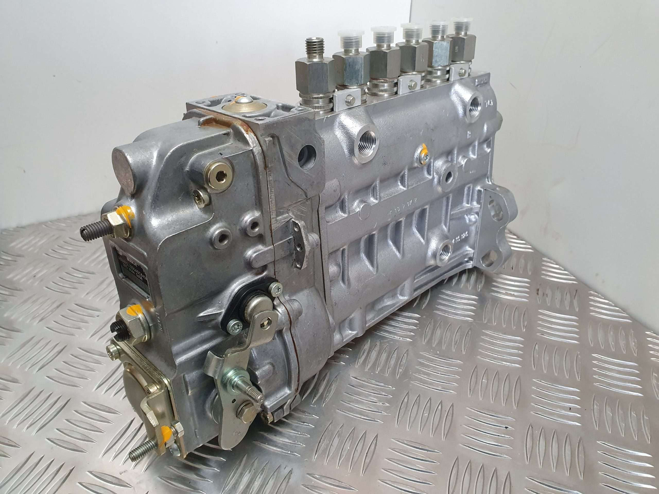 Cummins 6BT injection pump 17/913900 3830160 - المحرك و قطع الغيار - آلات البناء: صور 3 Cummins 6BT injection pump 17/913900 3830160 - المحرك و قطع الغيار - آلات البناء: صور 3