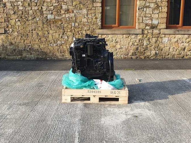 Cummins B6.7 engine unused 6 cylinder CM2450 ECU QSB - المحرك - آلات البناء: صور 4 Cummins B6.7 engine unused 6 cylinder CM2450 ECU QSB - المحرك - آلات البناء: صور 4