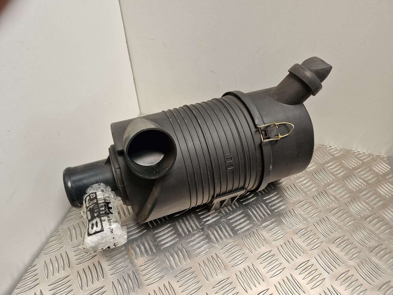 Donaldson air filter assembly JCB - المحرك و قطع الغيار - آلات البناء: صور 2 Donaldson air filter assembly JCB - المحرك و قطع الغيار - آلات البناء: صور 2