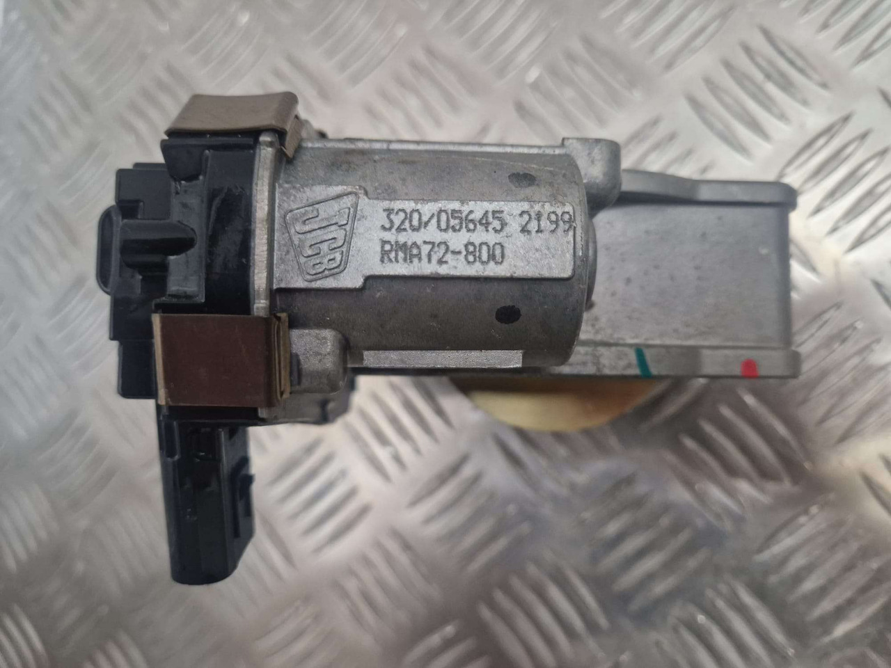 JCB hitachi throttle 320/05645 RMA72-800 - المحرك و قطع الغيار - آلات البناء: صور 2 JCB hitachi throttle 320/05645 RMA72-800 - المحرك و قطع الغيار - آلات البناء: صور 2