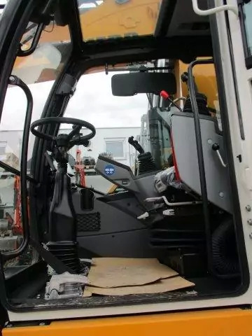 2023 Liebherr A 913 Compact G6.0-D Litronic - حفارة على عجلات: صور 5 2023 Liebherr A 913 Compact G6.0-D Litronic - حفارة على عجلات: صور 5
