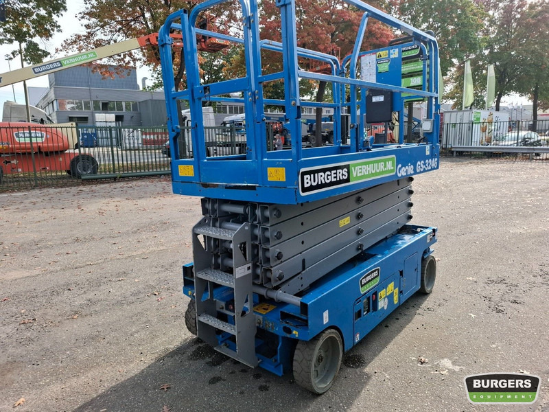 Genie GS3246 Nieuwe accus + lader - رافعات مقصية: صور 3 Genie GS3246 Nieuwe accus + lader - رافعات مقصية: صور 3
