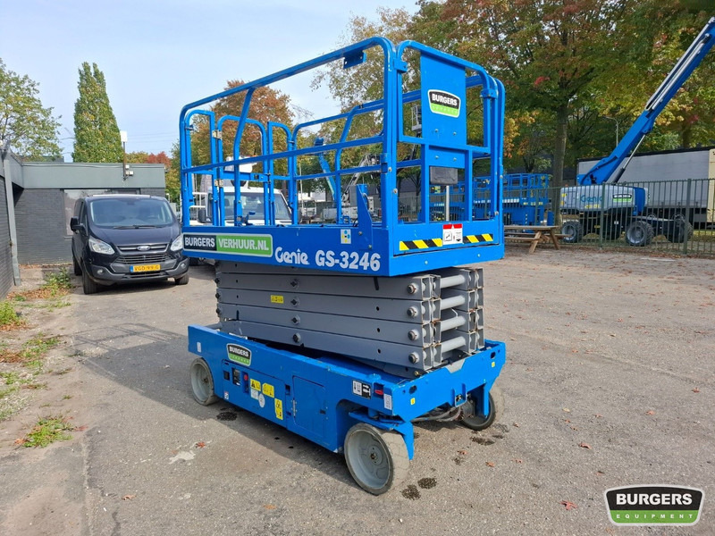 Genie GS3246 Nieuwe accus + lader - رافعات مقصية: صور 2 Genie GS3246 Nieuwe accus + lader - رافعات مقصية: صور 2
