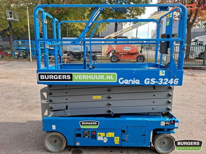 Genie GS3246 Nieuwe accus + lader - رافعات مقصية: صور 5 Genie GS3246 Nieuwe accus + lader - رافعات مقصية: صور 5