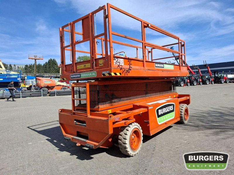 HOLLANDLIFT Q135 EL18 - رافعات مقصية: صور 3 HOLLANDLIFT Q135 EL18 - رافعات مقصية: صور 3