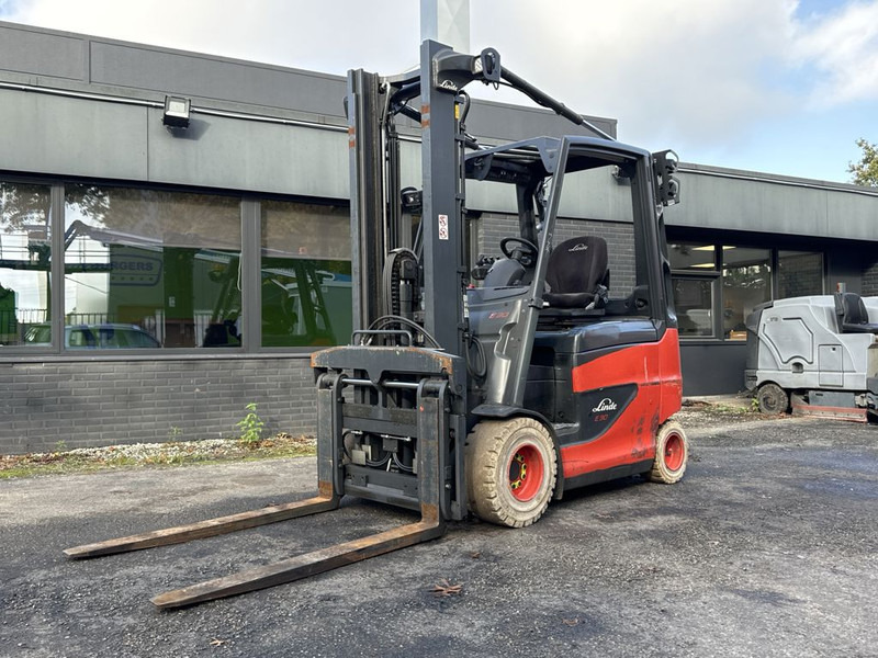 Linde E30H-01/600 - رافعة شوكية كهربائية: صور 1 Linde E30H-01/600 - رافعة شوكية كهربائية: صور 1