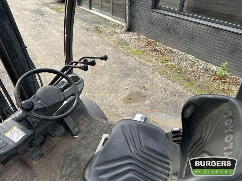 Toyota 8FDF25 - رافعة شوكية ديزل: صور 5 Toyota 8FDF25 - رافعة شوكية ديزل: صور 5