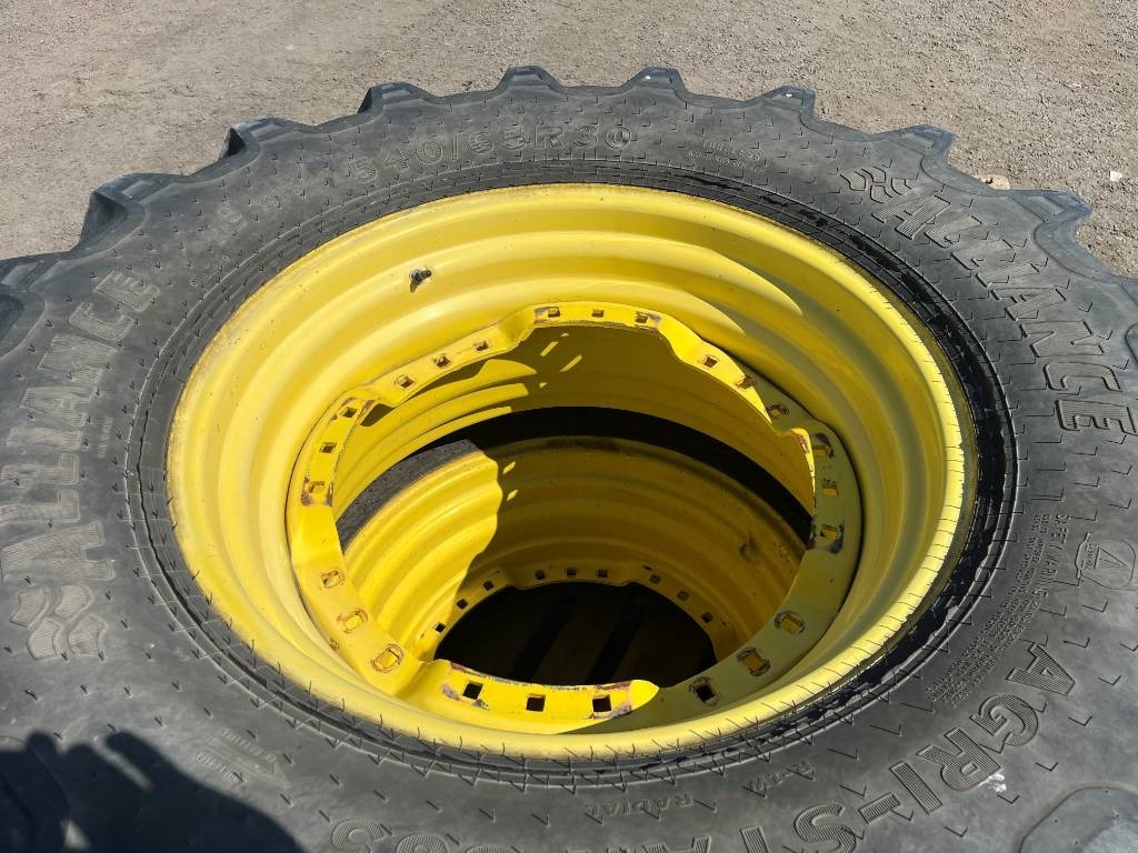 Alliance 540/65R30 till John Deere 7920 mfl - الإطارات - الآلات والماكينات الزراعية: صور 3 Alliance 540/65R30 till John Deere 7920 mfl - الإطارات - الآلات والماكينات الزراعية: صور 3