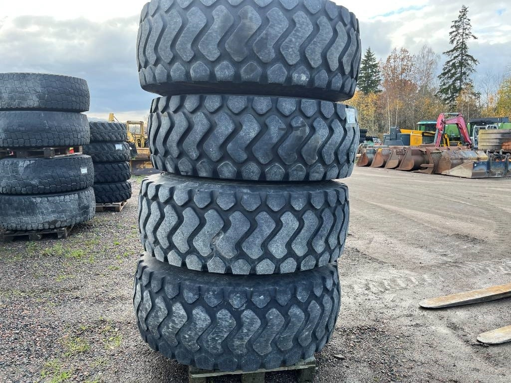 Däck på fälg 20,5-R25 Volvo L70 , 6300 , L90 - الإطارات - آلات البناء: صور 4 Däck på fälg 20,5-R25 Volvo L70 , 6300 , L90 - الإطارات - آلات البناء: صور 4