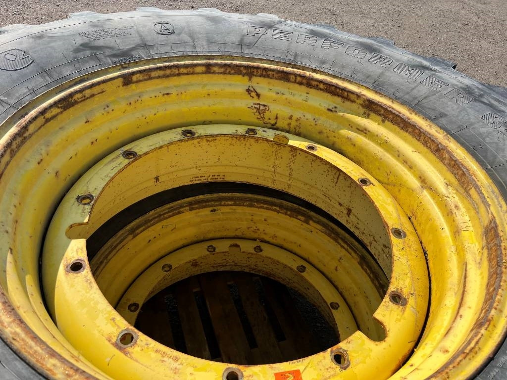 Firestone 650/65R42 till John Deere 7920 - الإطارات - الآلات والماكينات الزراعية: صور 3 Firestone 650/65R42 till John Deere 7920 - الإطارات - الآلات والماكينات الزراعية: صور 3