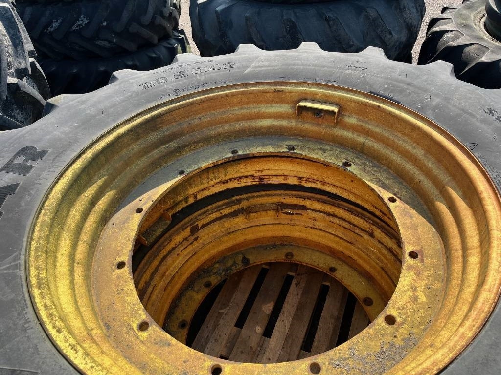 Goodyear 20,8R42 till John Deere - الإطارات - الآلات والماكينات الزراعية: صور 2 Goodyear 20,8R42 till John Deere - الإطارات - الآلات والماكينات الزراعية: صور 2