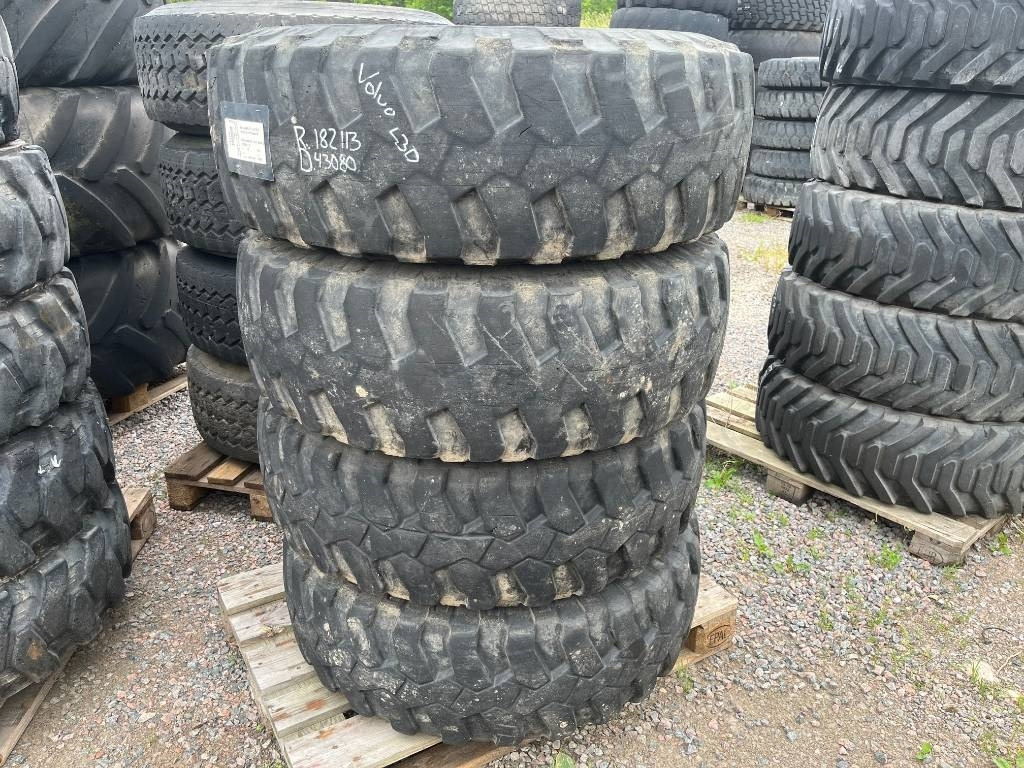 Michelin 335/80-20 till Volvo L30 Zettelmeyer - الإطارات - آلات البناء: صور 1 Michelin 335/80-20 till Volvo L30 Zettelmeyer - الإطارات - آلات البناء: صور 1