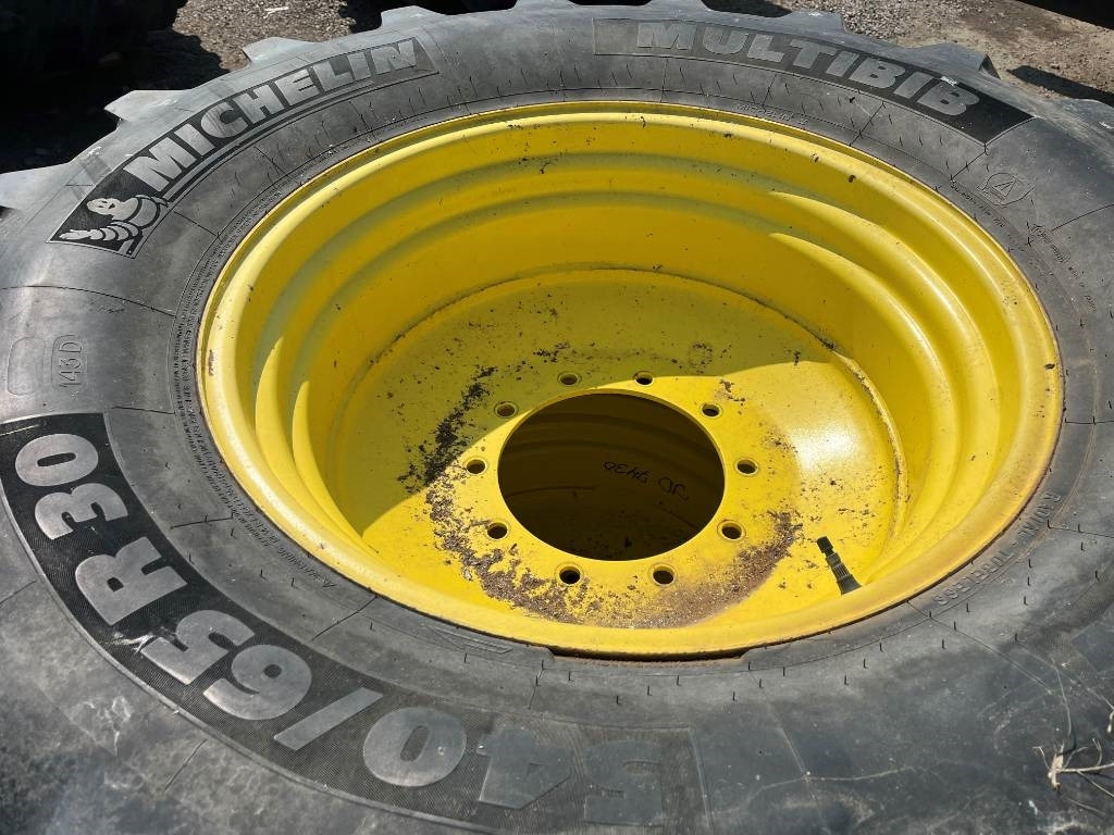 Michelin 540/65R30 till John Deere 7430 - الإطارات - الآلات والماكينات الزراعية: صور 4 Michelin 540/65R30 till John Deere 7430 - الإطارات - الآلات والماكينات الزراعية: صور 4