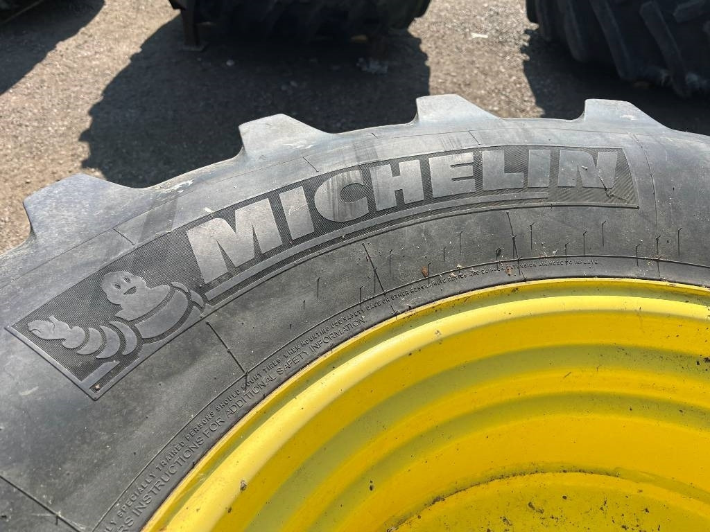 Michelin 540/65R30 till John Deere 7430 - الإطارات - الآلات والماكينات الزراعية: صور 5 Michelin 540/65R30 till John Deere 7430 - الإطارات - الآلات والماكينات الزراعية: صور 5