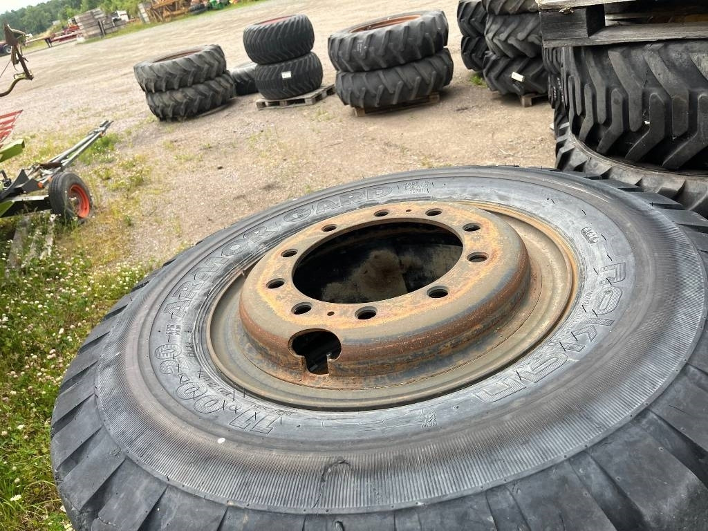 Nokian 11,00-20 till Cat 316 D - الإطارات - آلات البناء: صور 3 Nokian 11,00-20 till Cat 316 D - الإطارات - آلات البناء: صور 3