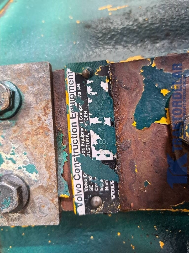 Volvo L 120 E Framvagn - المحور و قطع الغيار - آلات البناء: صور 3 Volvo L 120 E Framvagn - المحور و قطع الغيار - آلات البناء: صور 3