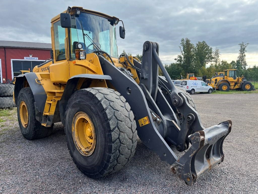 Volvo L 120 E - اللودر بعجل: صور 5 Volvo L 120 E - اللودر بعجل: صور 5