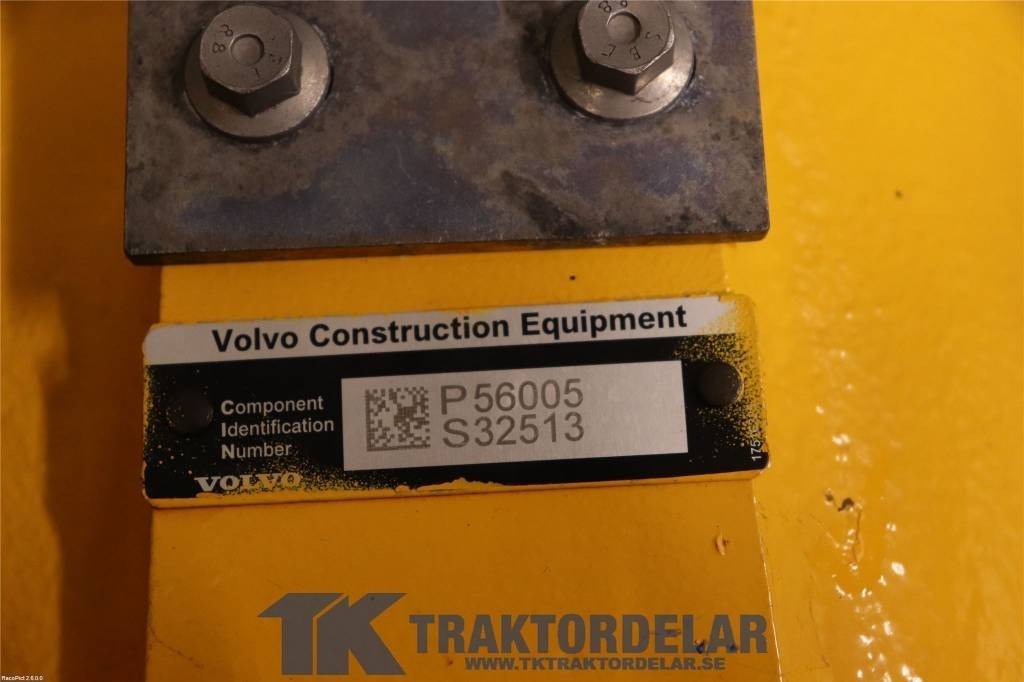 Volvo L 120 H Framvagn - المحور و قطع الغيار - آلات البناء: صور 3 Volvo L 120 H Framvagn - المحور و قطع الغيار - آلات البناء: صور 3