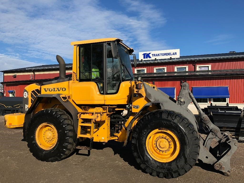 Volvo L 70 F dismantled for spare parts - اللودر بعجل: صور 1 Volvo L 70 F dismantled for spare parts - اللودر بعجل: صور 1