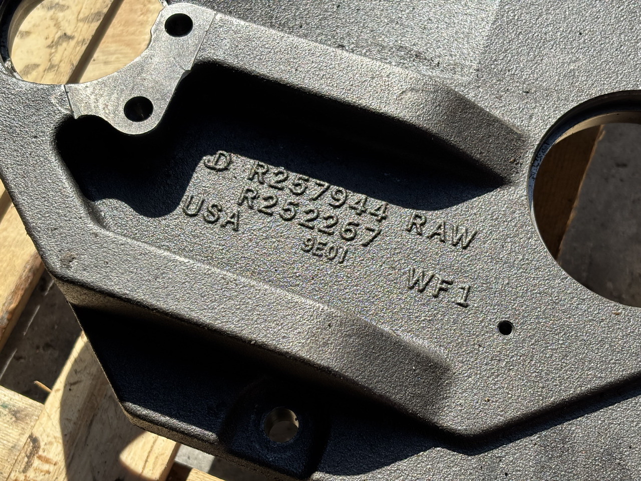 John Deere 6170 6175 6195 6R 195 7530 Podpora Obudowa PTO Mocowanie WOM R257944 R252267 R556656 - نقل الحركة - الآلات والماكينات الزراعية: صور 1 John Deere 6170 6175 6195 6R 195 7530 Podpora Obudowa PTO Mocowanie WOM R257944 R252267 R556656 - نقل الحركة - الآلات والماكينات الزراعية: صور 1