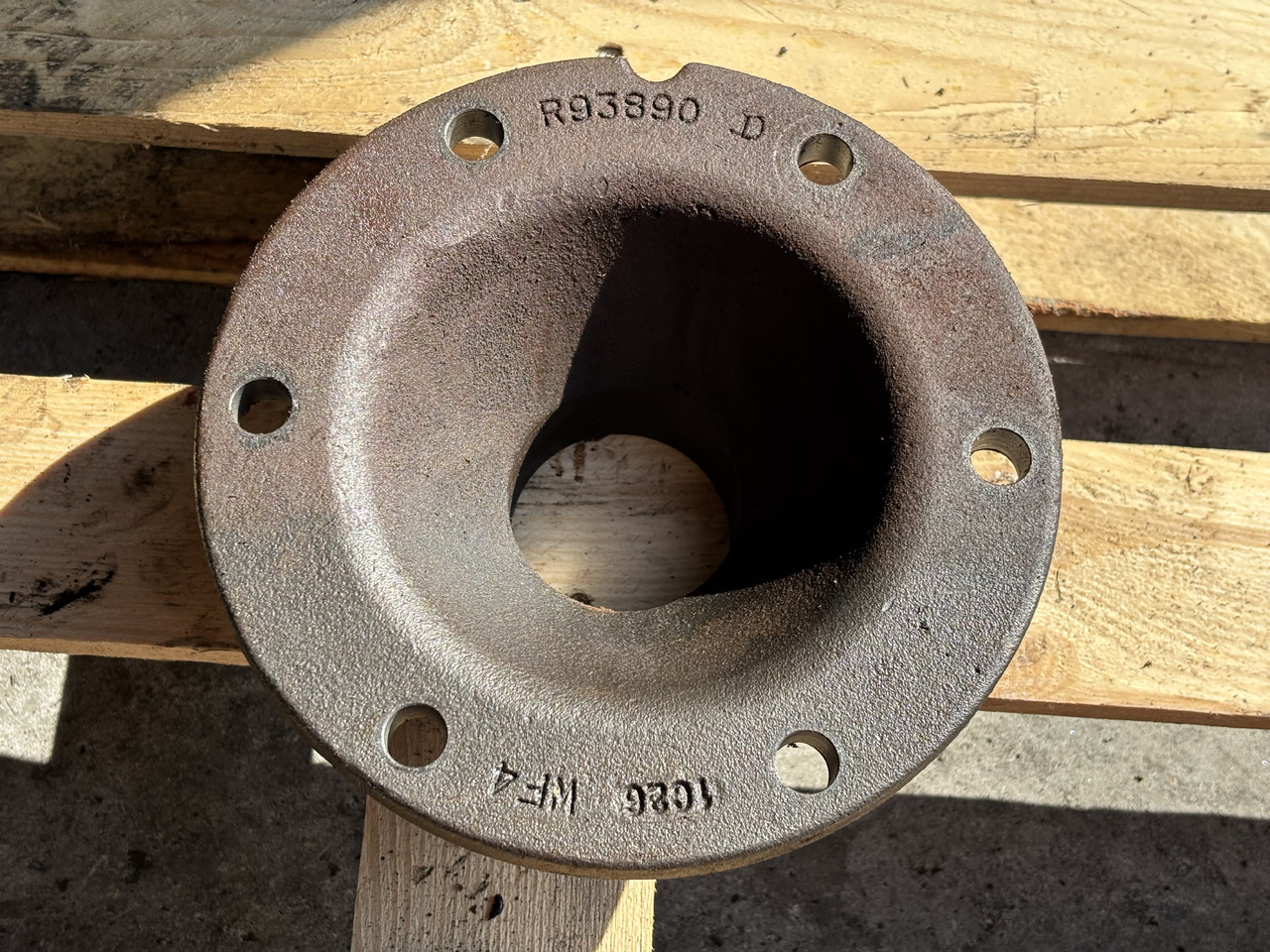 John Deere 6170 6195 7430 7530 Obudowa Łożyska R93890 - نقل الحركة - الآلات والماكينات الزراعية: صور 1 John Deere 6170 6195 7430 7530 Obudowa Łożyska R93890 - نقل الحركة - الآلات والماكينات الزراعية: صور 1