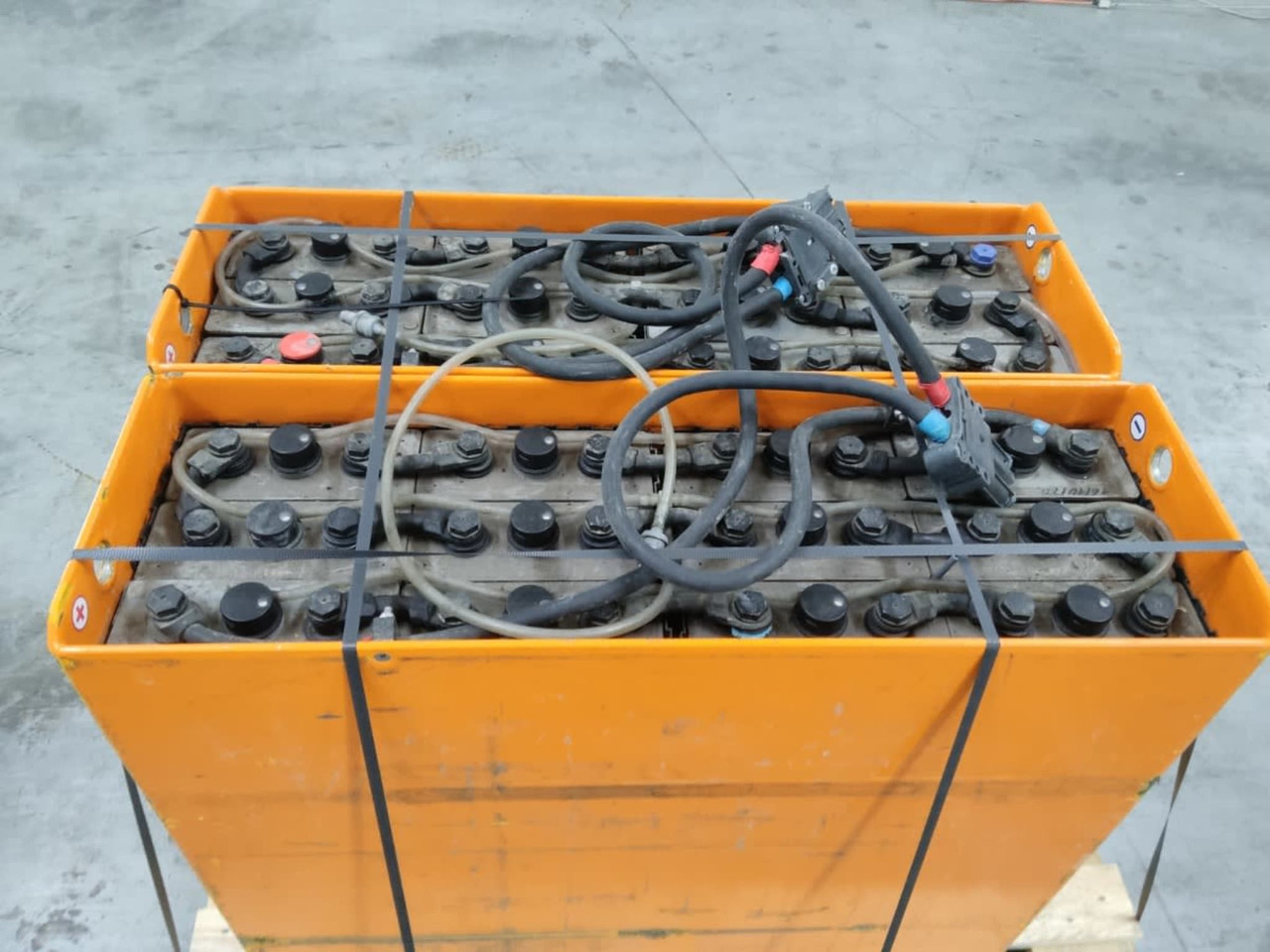 Battery Package - 2 Pcs. - البطارية - معدات المناولة: صور 4 Battery Package - 2 Pcs. - البطارية - معدات المناولة: صور 4
