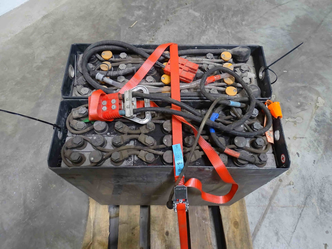 Battery Package - 2 Pcs. - البطارية - معدات المناولة: صور 4 Battery Package - 2 Pcs. - البطارية - معدات المناولة: صور 4
